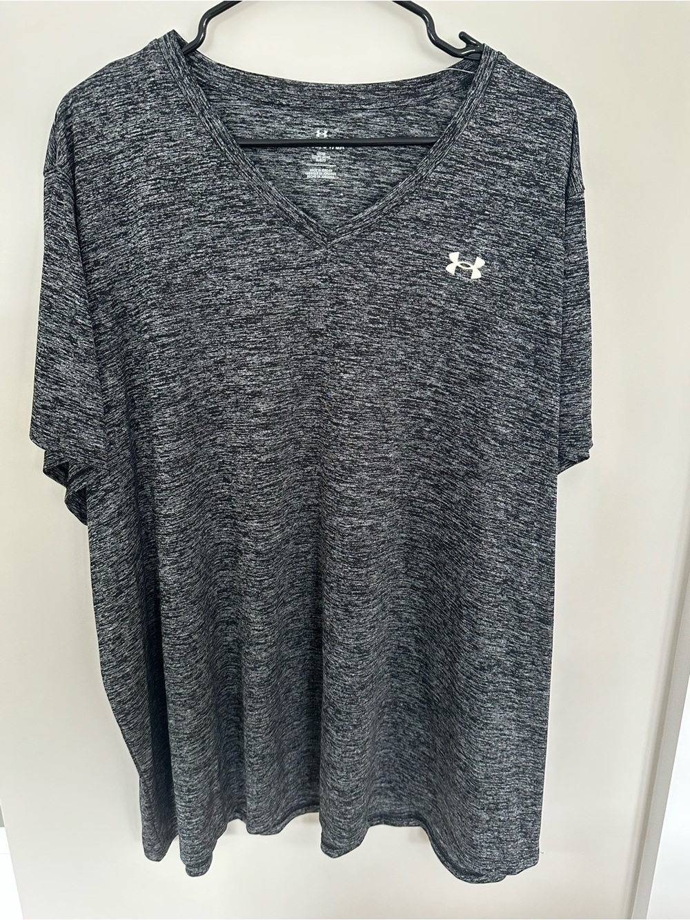 Under Armour Women’s Charcoal Heather V-Neck Performance Tee